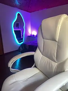 Isabella18 pink online show from February 9, 6:32 pm