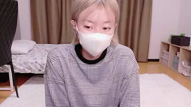 Nana  ch online show from May 7, 4:32 pm