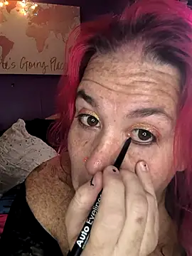 Courdles online show from November 17, 5:13 pm