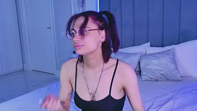 VioletAsh online show from June 16, 4:46 am
