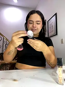 Snapshot of EmilyHarperr chatting on September 15, 11:51 am EmilyHarperr online show from September 15, 11:51 am
