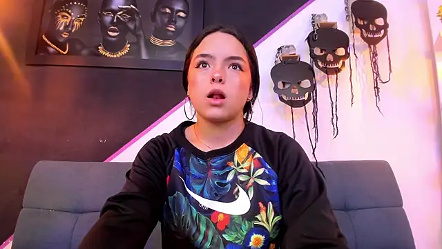 Snapshot of EmilyHarperr chatting on October 10, 12:21 pm EmilyHarperr online show from October 10, 12:21 pm