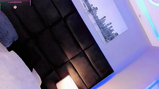 Ana Paaula23 online show from September 8, 9:25 pm