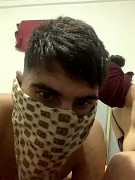 3Omar45 online show from November 13, 10:31 pm