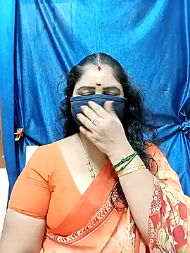 Snapshot of sushma26 chatting on September 16, 8:00 am sushma26 online show from September 16, 8:00 am