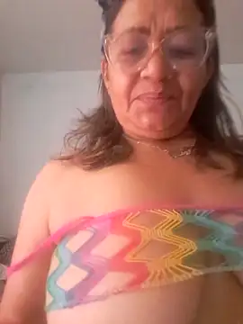 Vickysweeeettt online show from July 2, 1:06 pm
