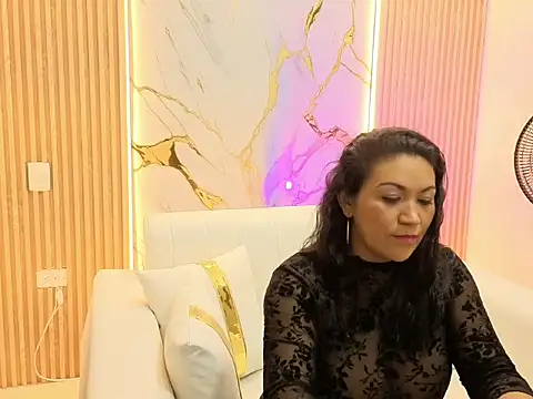 Snapshot of Madam_Hott chatting on September 9, 3:39 am Madam Hott online show from September 9, 3:39 am