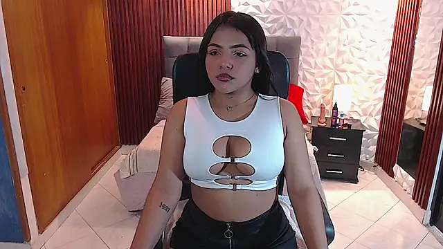 Snapshot of veronica_em1 chatting on September 22, 1:09 pm veronica em1 online show from September 22, 1:09 pm