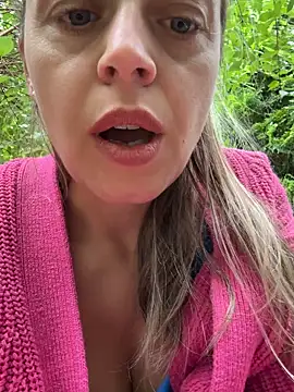 ladywithbigass online show from July 11, 6:57 am