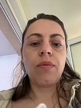 ladywithbigass online show from April 28, 4:38 am