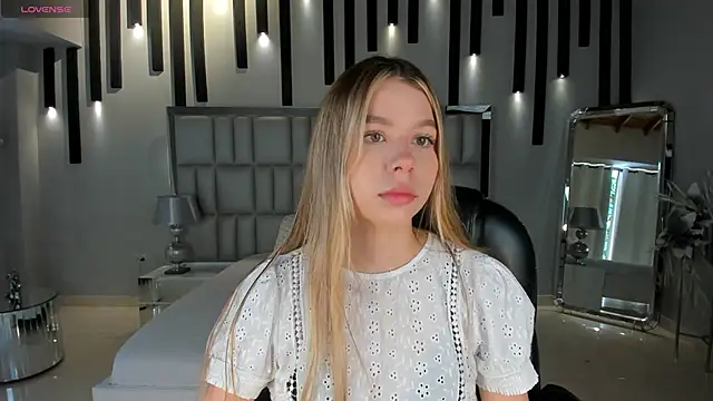 TiffannySins online show from June 14, 4:51 pm