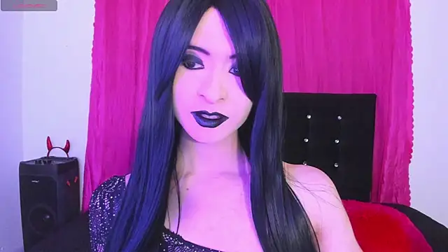 cutenaked 8 online show from June 10, 11:58 pm