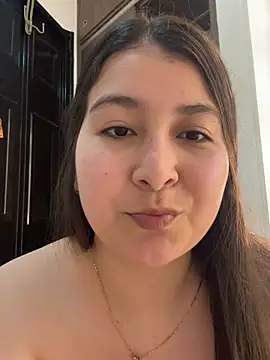 evelyn 1702 online show from July 15, 7:40 pm