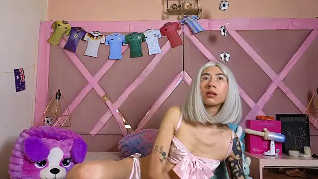 Sophia moo  online show from July 17, 5:12 am