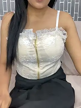 Riya-6969 online show from April 6, 7:26 pm