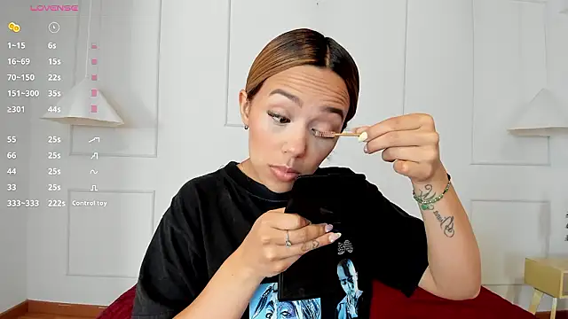 nikolevoshkie  online show from February 9, 7:49 pm