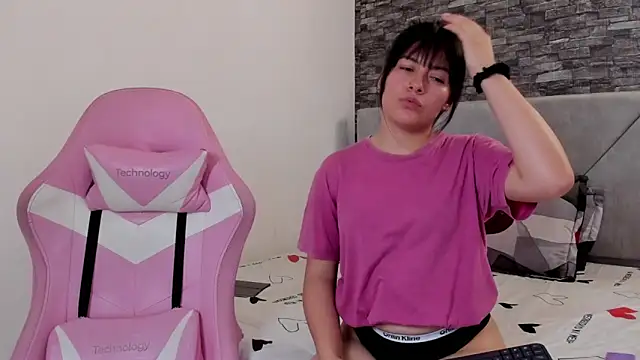 Sexxyy Couple  online show from March 7, 8:10 am