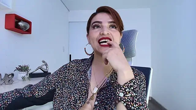 Snapshot of Skylar__Desire chatting on September 12, 2:02 pm Skylar Desire online show from September 12, 2:02 pm