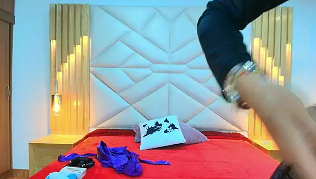 allie pearl online show from November 21, 12:18 pm