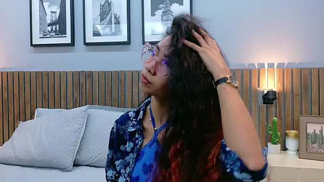 luna roja25 online show from November 25, 1:35 pm