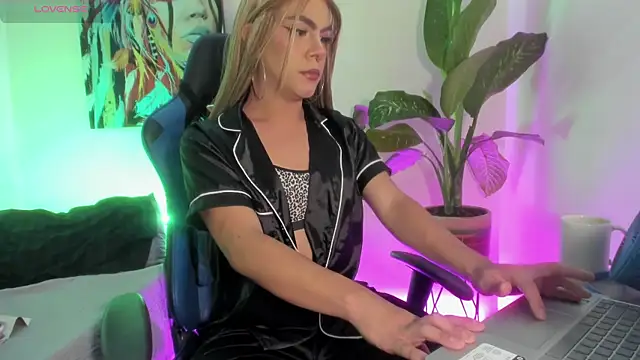 Antonella copper online show from May 14, 4:07 am
