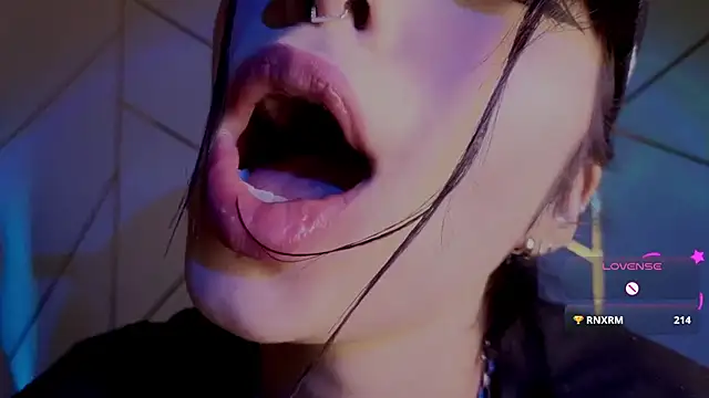 Hollyxx  online show from February 2, 6:18 pm