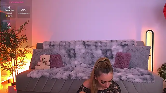 AmyKent  online show from June 13, 2:36 pm