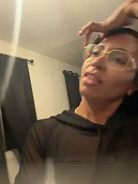 bobbiebbb online show from May 6, 7:23 am