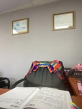 031bubbles online show from July 8, 8:27 am