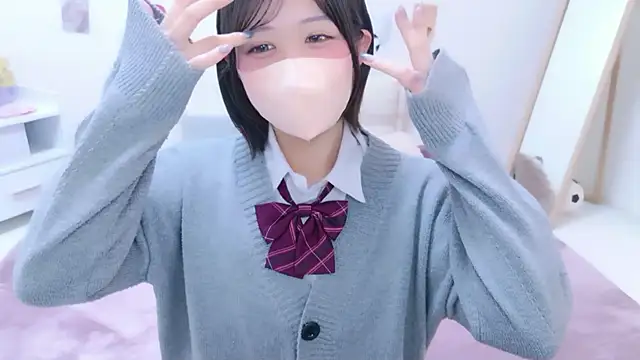 Hinata Sun online show from July 5, 2:01 pm