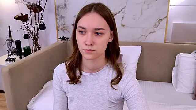 AmadaReine online show from October 27, 4:13 pm