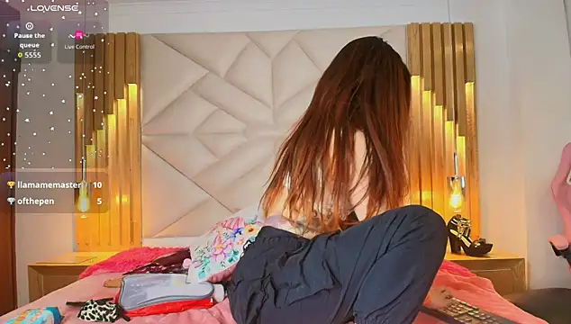 Rose Nichols online show from September 13, 8:06 pm