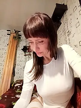 Lietta  online show from February 8, 1:15 pm