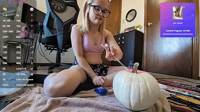 xxNaughtyNicolexx online show from October 12, 9:28 pm