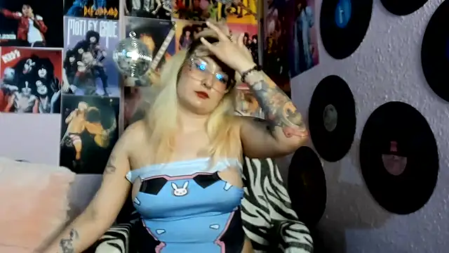 Avril Maria online show from July 25, 2:51 am