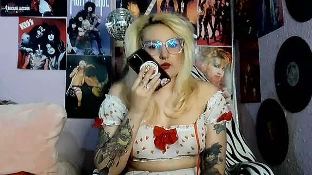 Avril Maria online show from June 23, 11:14 pm