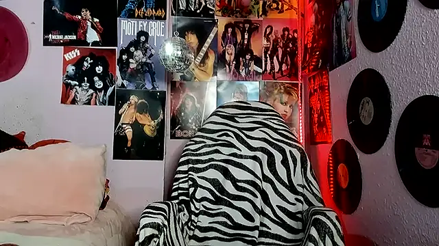 Avril Maria online show from July 30, 9:37 pm
