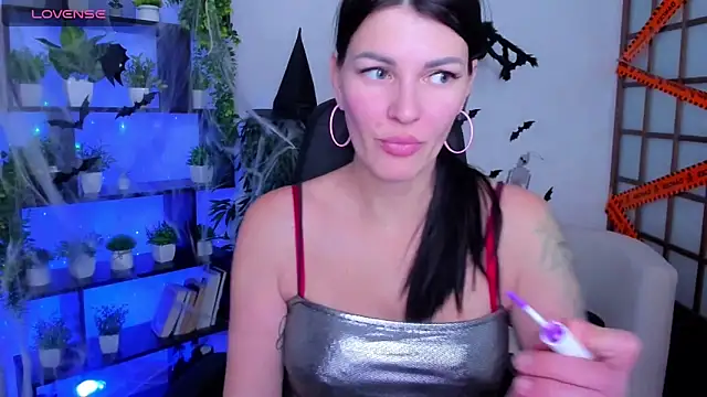 O1d Lady online show from October 31, 8:51 am