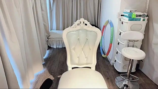 liuruyuan888 online show from July 13, 9:54 am