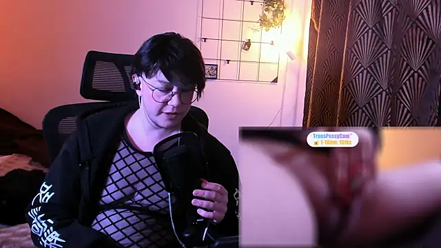 MossPrince online show from May 8, 7:49 pm