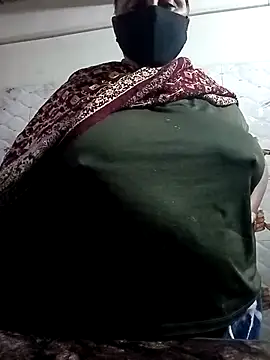 Rakhi sawant143 online show from February 15, 1:30 am