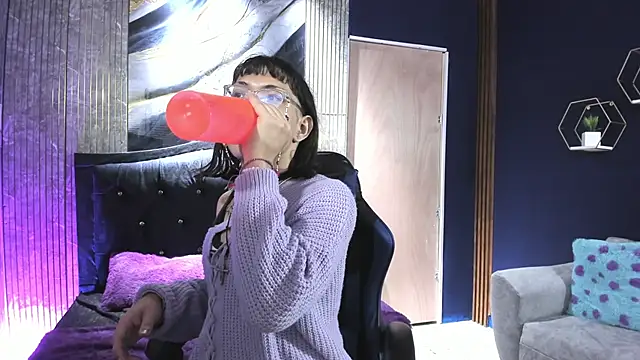 christina vamp1 online show from September 19, 2:05 pm