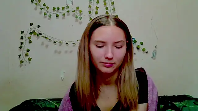  kikiclark   online show from November 22, 8:22 pm