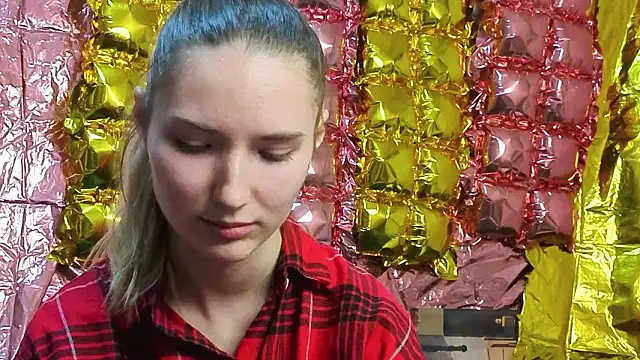  kikiclark   online show from March 13, 8:54 pm