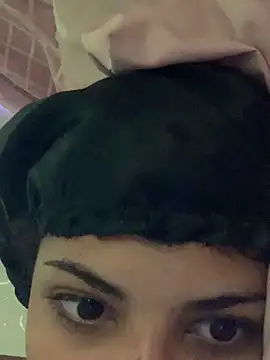 luluzinhax online show from January 31, 7:11 pm