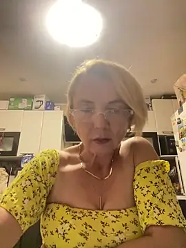 Snapshot of VasylynaLove421 chatting on September 16, 7:44 pm VasylynaLove421 online show from September 16, 7:44 pm