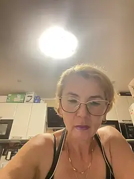 Snapshot of VasylynaLove421 chatting on September 12, 7:32 pm VasylynaLove421 online show from September 12, 7:32 pm