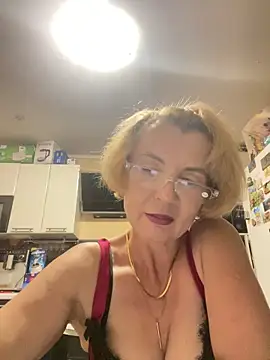 Snapshot of VasylynaLove421 chatting on September 8, 6:29 pm VasylynaLove421 online show from September 8, 6:29 pm