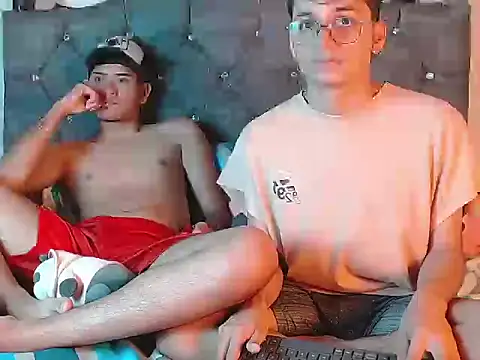 Snapshot of logan_willyams_ chatting on October 7, 11:09 pm logan willyams online show from October 7, 11:09 pm