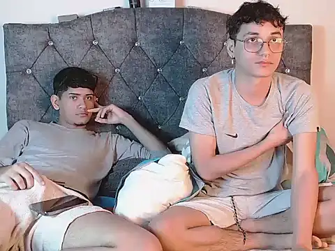 Snapshot of logan_willyams_ chatting on October 13, 10:56 pm logan willyams online show from October 13, 10:56 pm